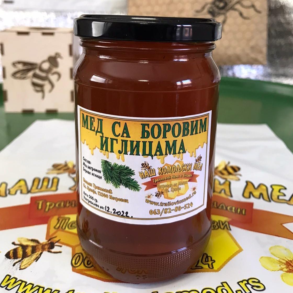 Med sa borovim iglicama