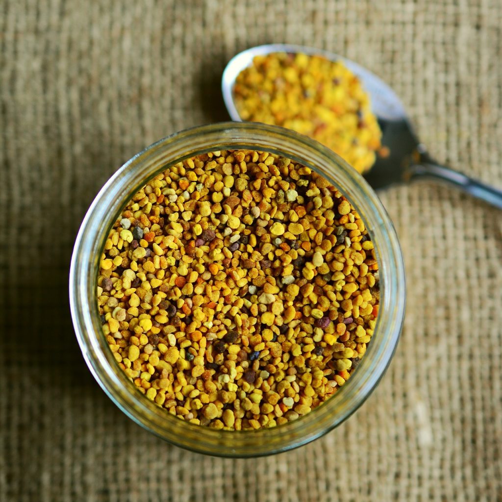 bee-pollen-2549125_1920